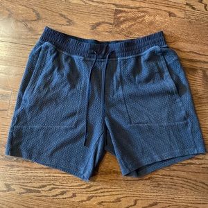 XL Lululemon At Ease Shorts (Black/Dark Gray)